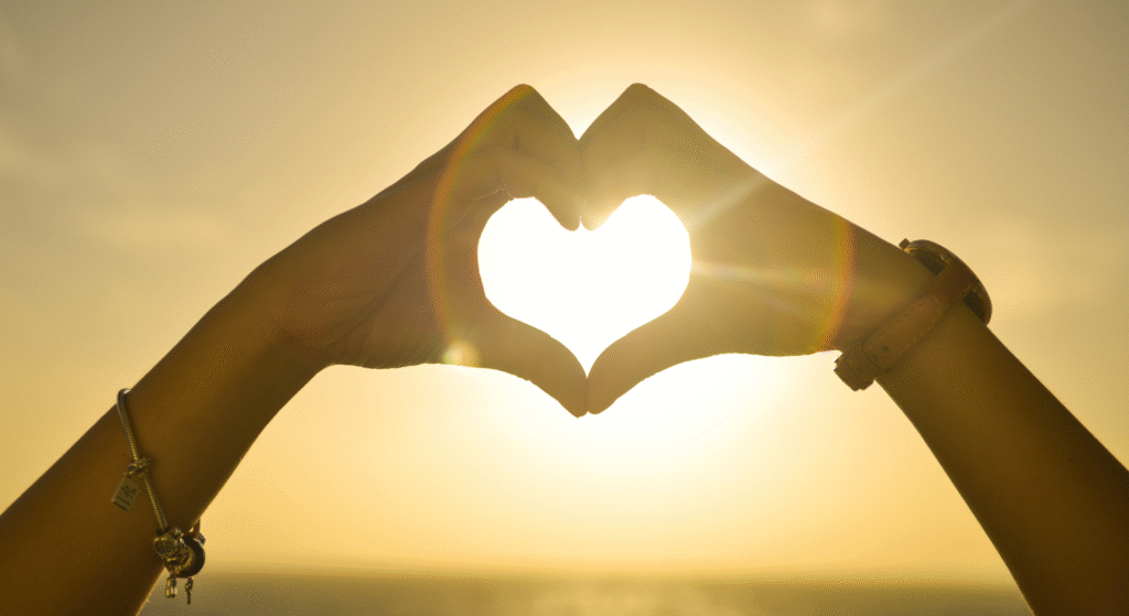 57 Short Meaningful Quotes About Love