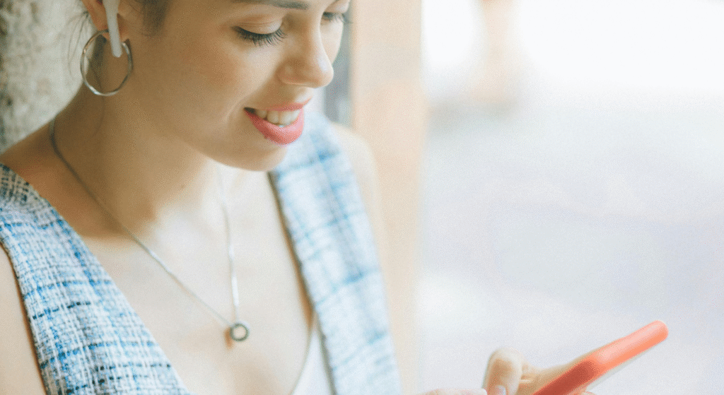 77 Texting Tips to Win Over Your Crush