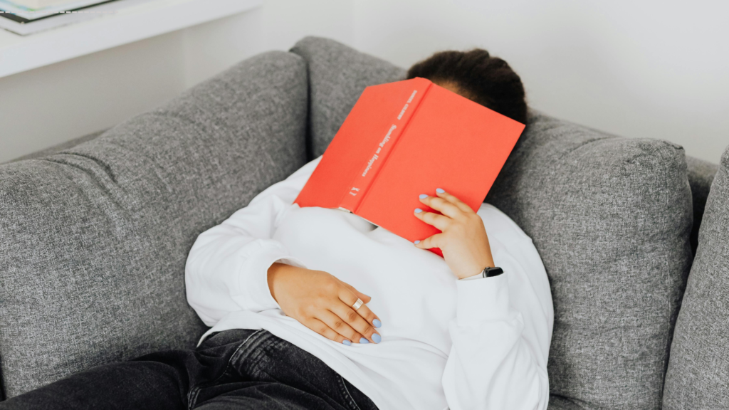 13 Signs Your Boyfriend Is Controlling (+ How to Deal)