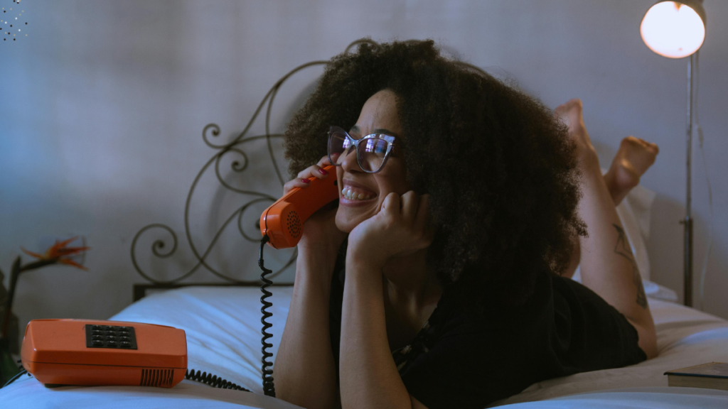 What Makes a Guy Fall in Love (10 Secrets)