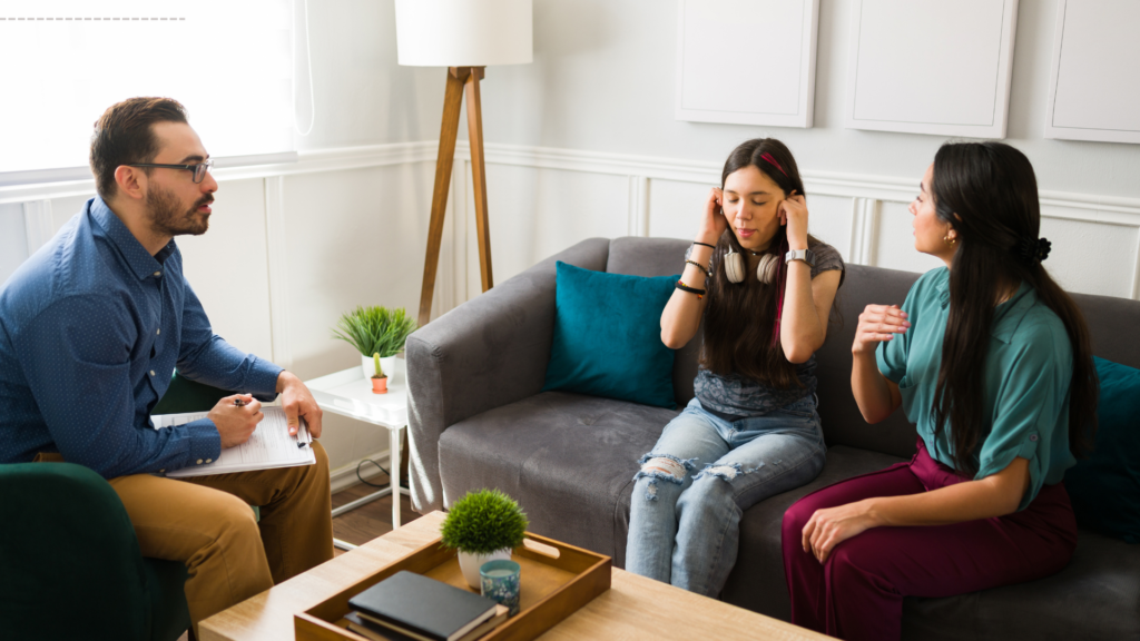 10 Clear Narcissistic Gaslighting Behaviors Men Use to Control You