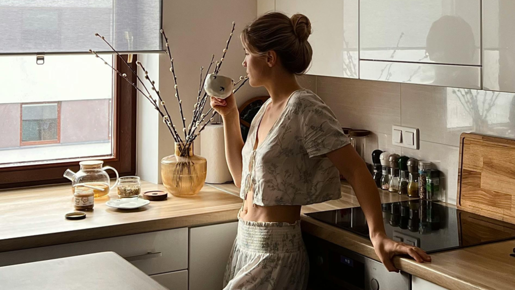 10 Habits That Will Make You Unrecognizable in 30 Days