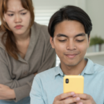 12 Early Signs He Will Cheat That Most Women Miss