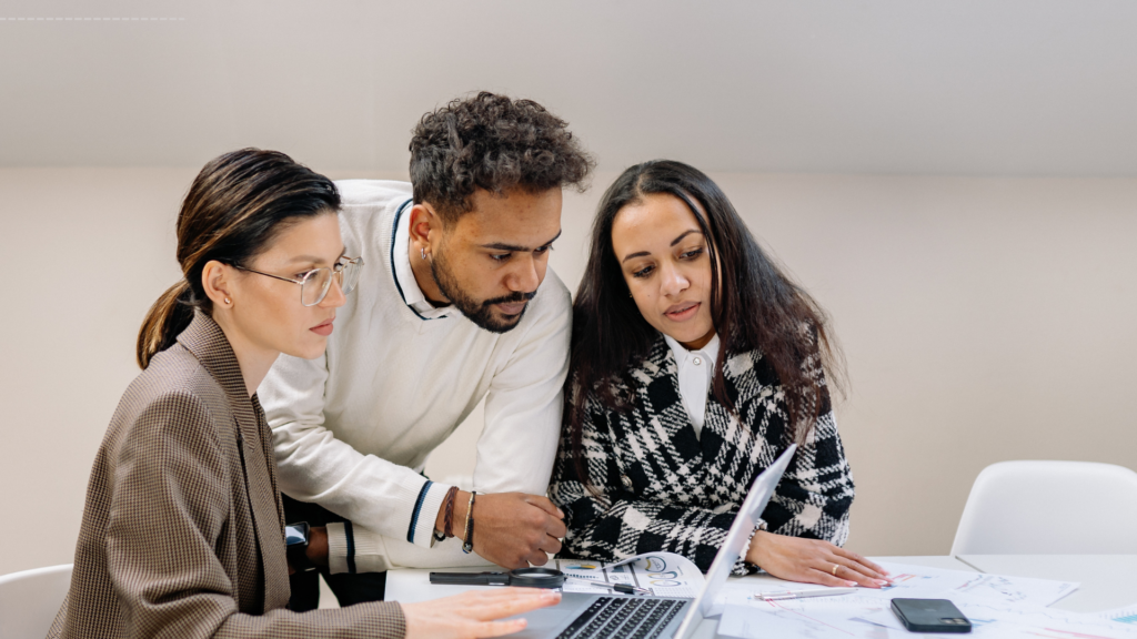 9 Ways a Friend Gaslights You