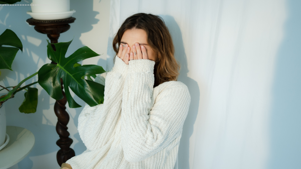 How to Overcome the Fear of Being Seen (10 Tips)