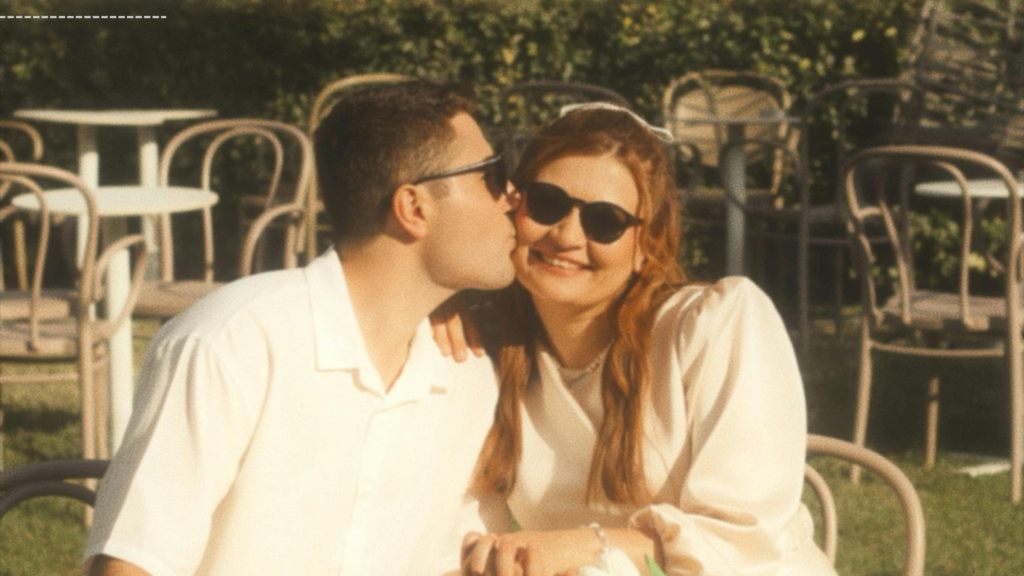 8 Signs You Are in a Romantic Friendship