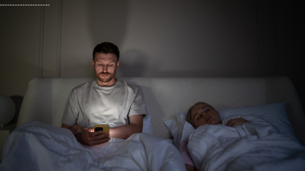 8 Signs Your Husband Is Pretending to Be Faithful