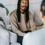 7 Honest Signs She Is Not Interested in You and Wants Space