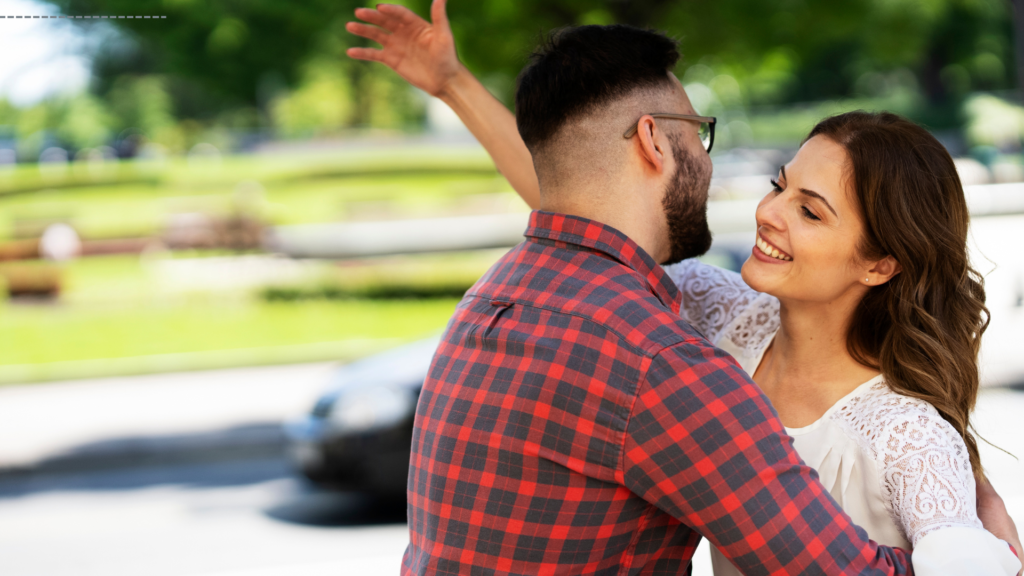 6 Deep Signs He Is Lying About Loving You