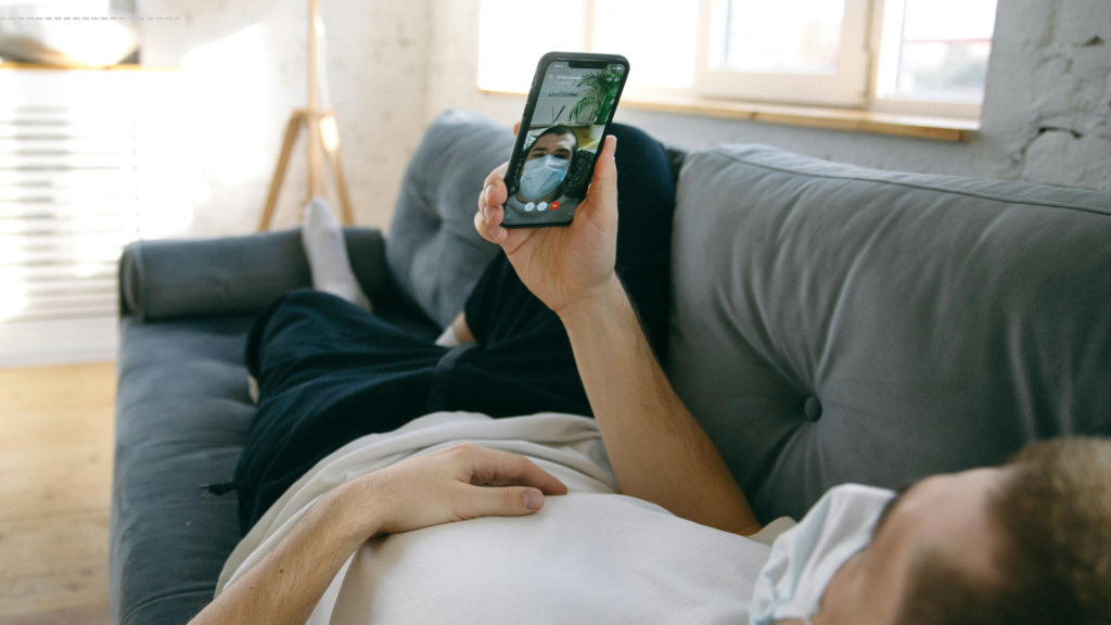 25 Fun Things to Do on FaceTime With Your Lover to Feel Closer